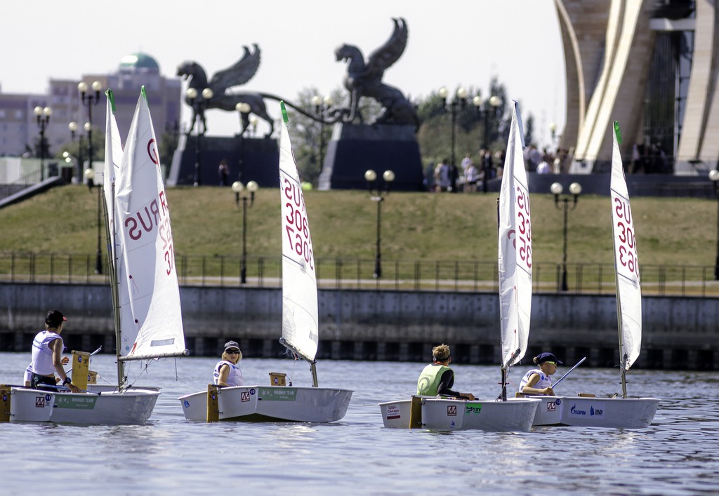 «Лидер должен уметь работать в команде»