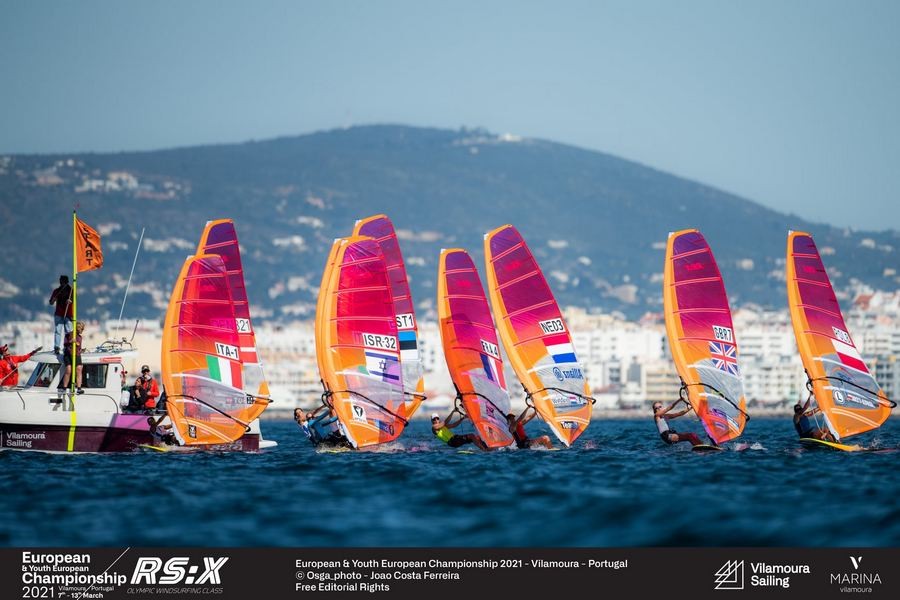 На вторых ролях