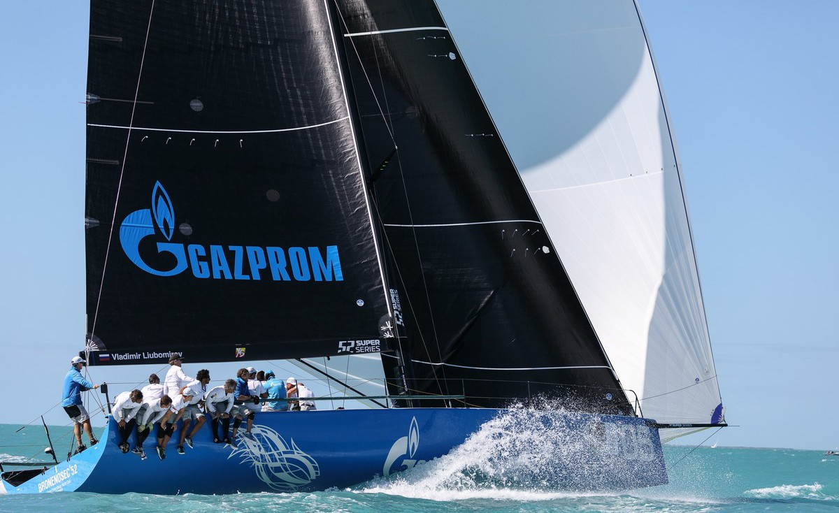 «Броненосец» завершает первый этап нового сезона 52 Super Series в пятерке