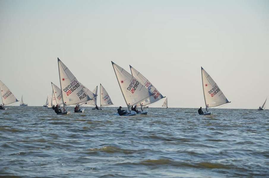 218 яхтсменов