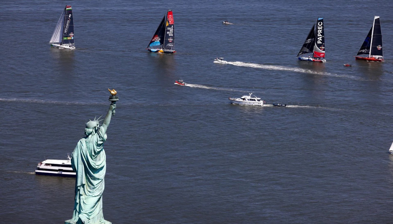 IMOCA размялись перед стартом