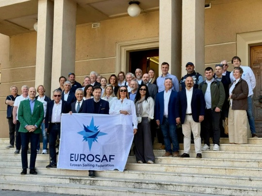 Двери открываются…