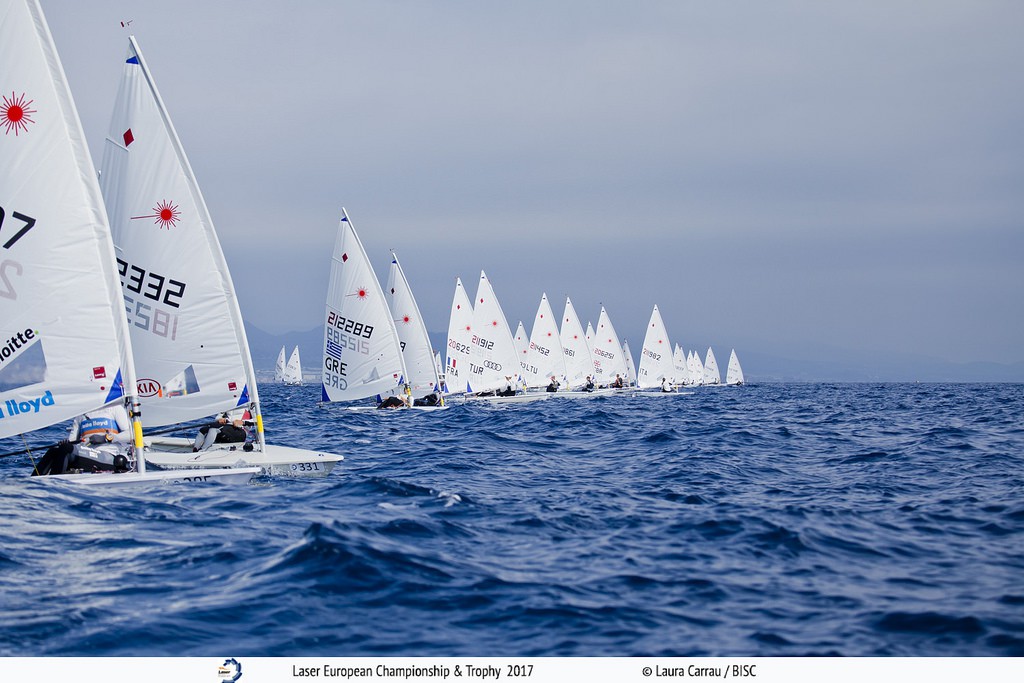 До чемпионов нашим пока далеко
