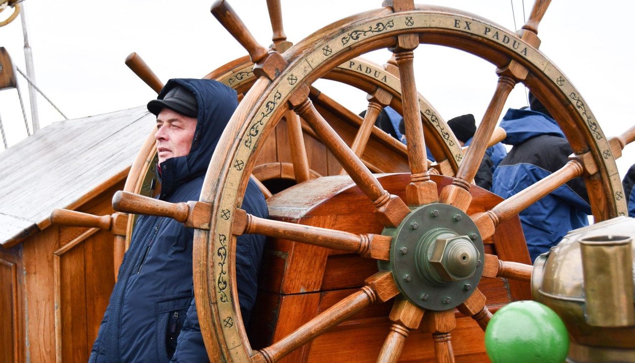 Штурвал и румпель – наследники рулевого весла и колдерштока