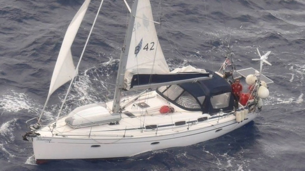 Еще одна яхта брошена в океане