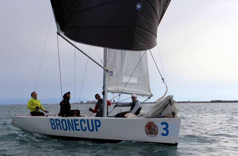 «Ника» - в тройке