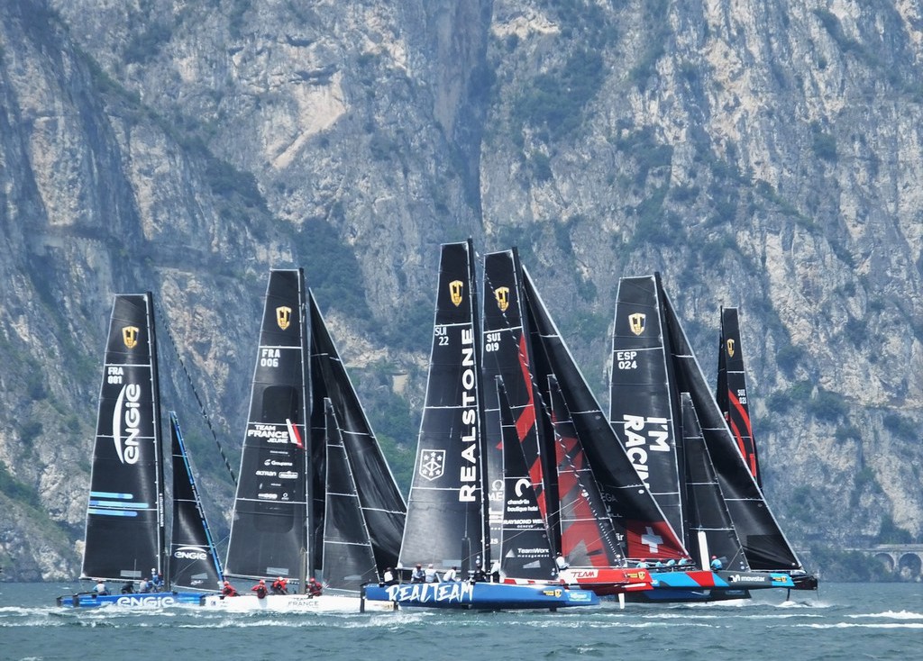 Равнение на швейцарцев!