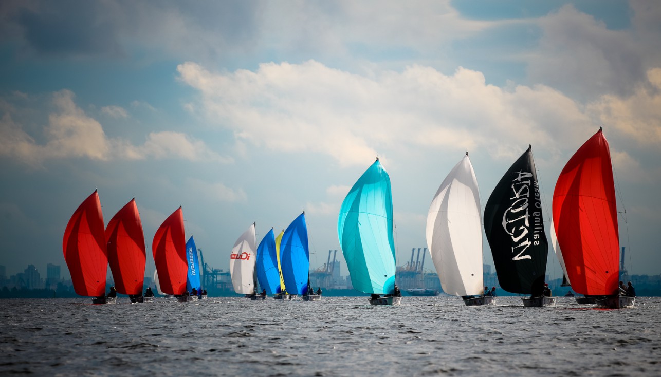 Чемпионат России в классе SB20: первый день фаворита не выявил