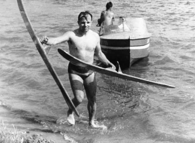 Гагарин, «Катера и яхты»… С Днем Космонавтики!