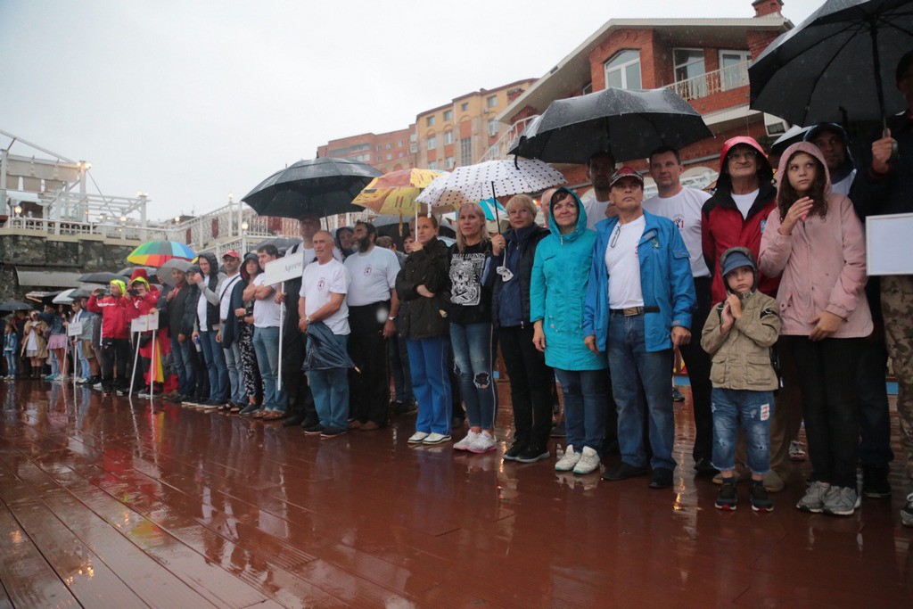 По традиции – в дождь