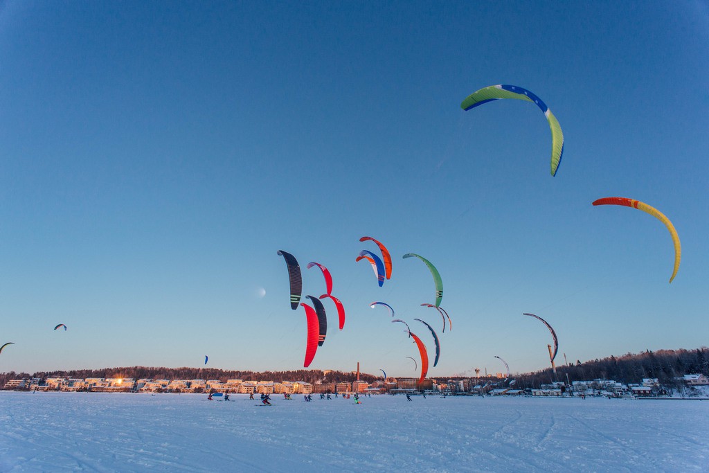 Коданев продолжает доминировать