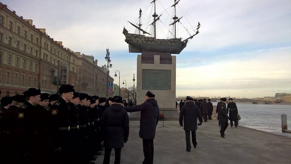 «Полтава» поднимает паруса