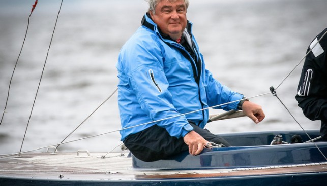 Почему президент подал в отставку?