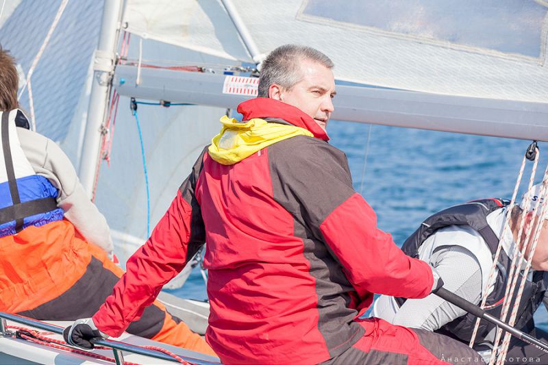 Первые лица Крыма опробовали парус