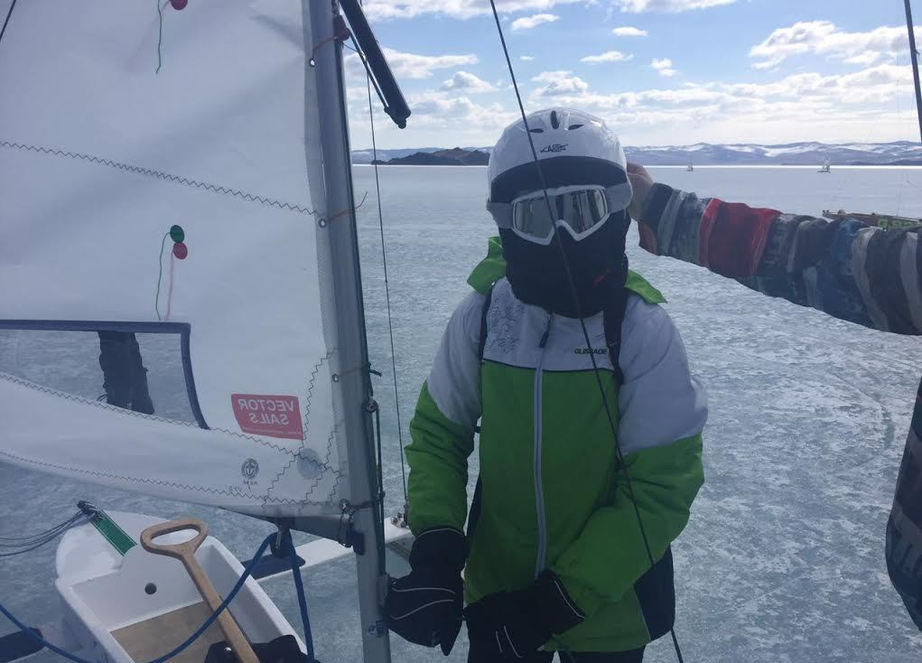 На льду Байкала