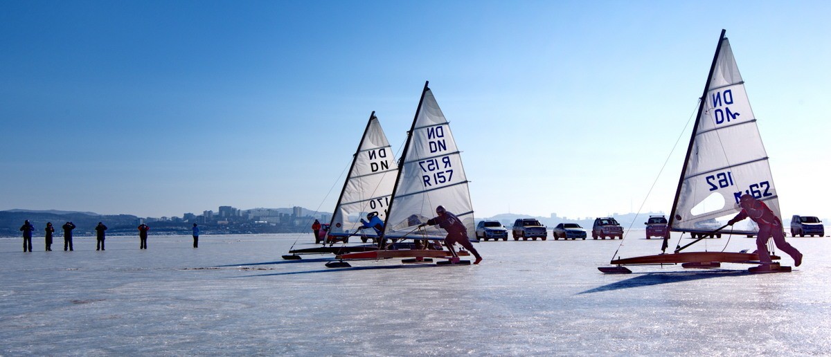 На льду Амурского залива