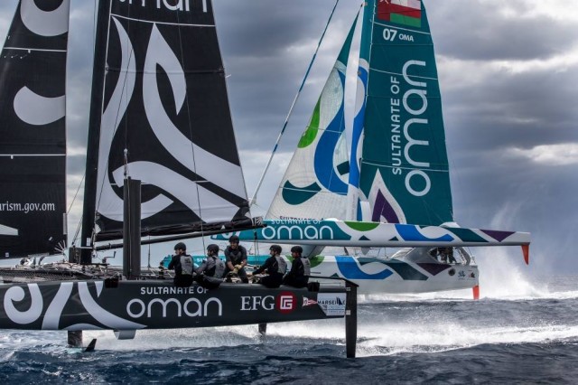 Макси-тримаран против фойлов