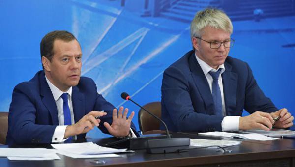 И о парусе вспомнили