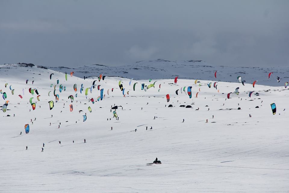 Болеем за наших!