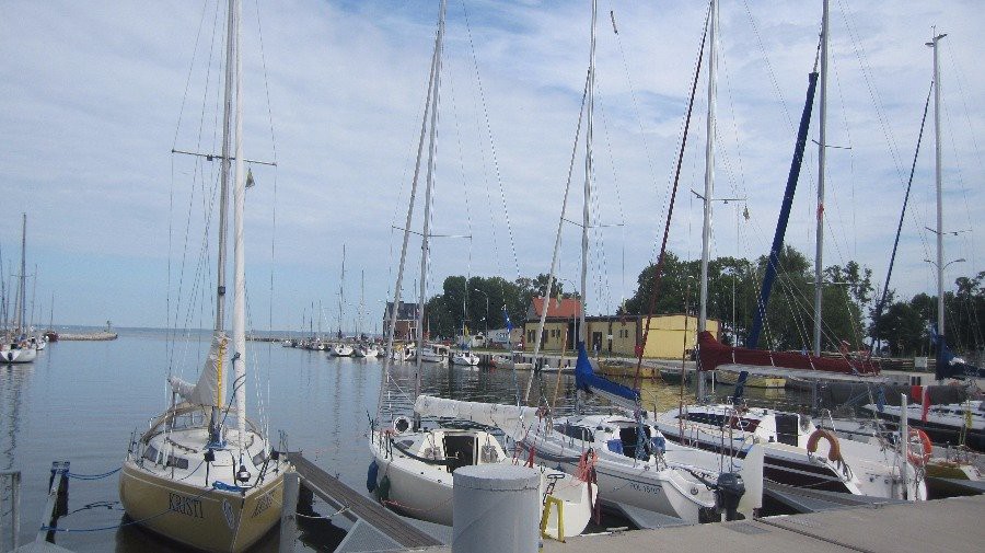 Парус - вне политики