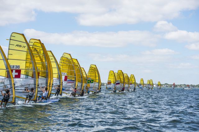 Масливец приглашают во Францию