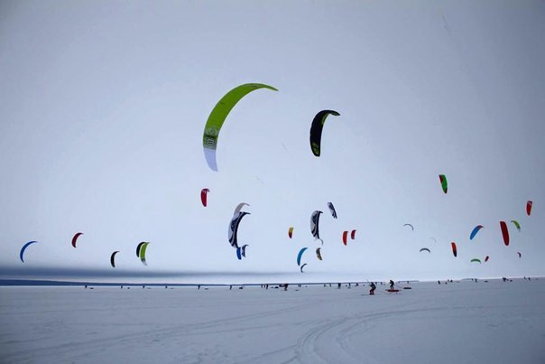 На льду Онежского озера