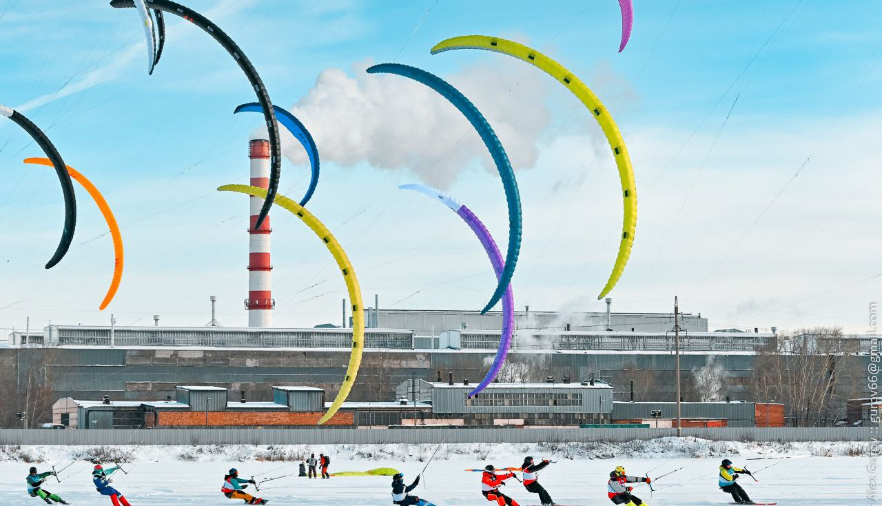 Сноукайт-сезон в разгаре