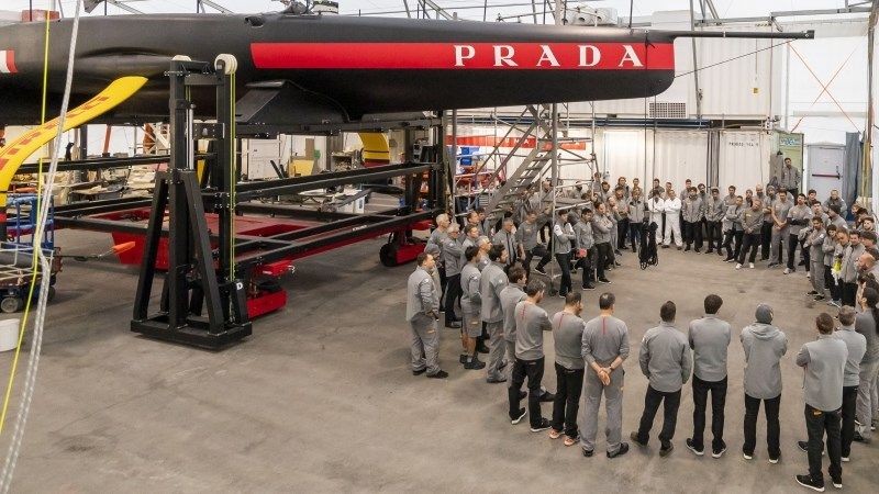 Luna Rossa закупает медоборудование