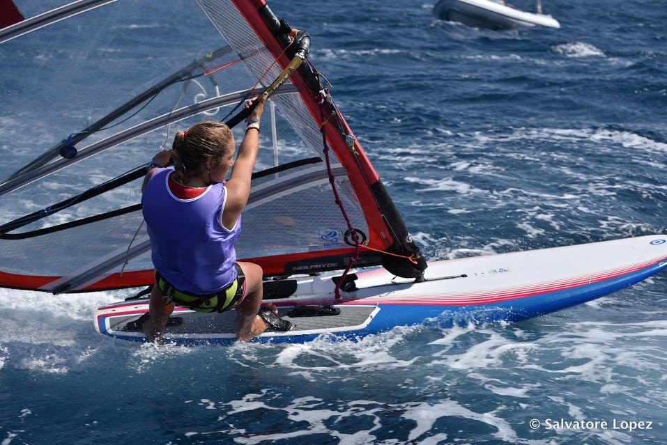 Елфутина сохранила лидерство