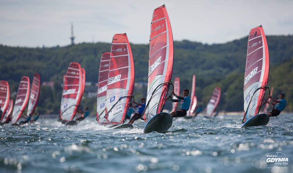 Стефания Елфутина по-прежнему первая