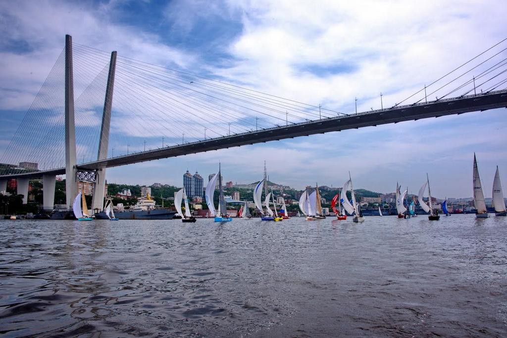 Из-под Золотого моста