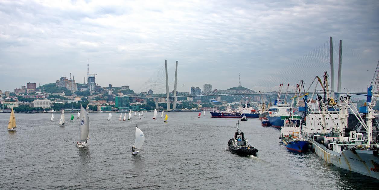 Яхтсмены Владивостока отметили день города двумя соренованиями