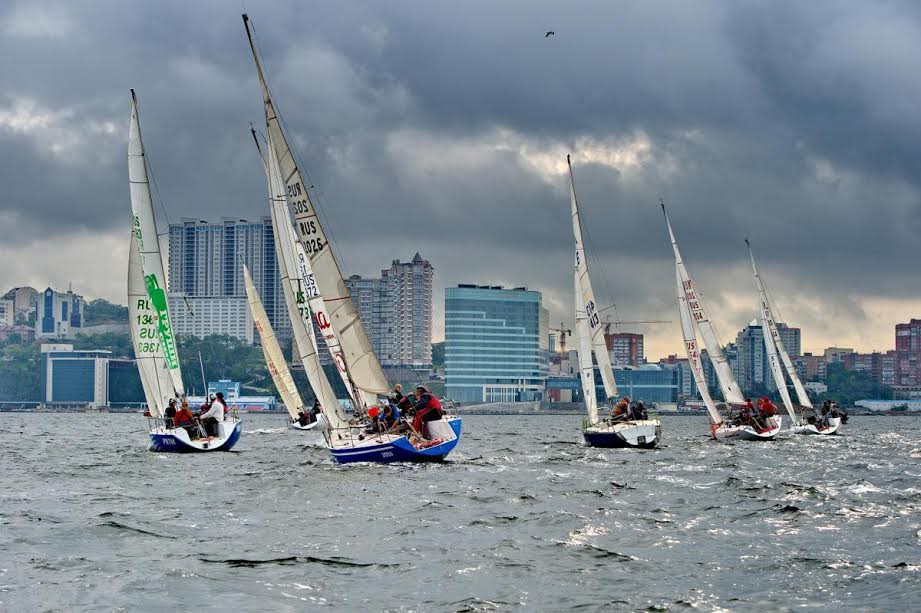 Соревнуются юнги