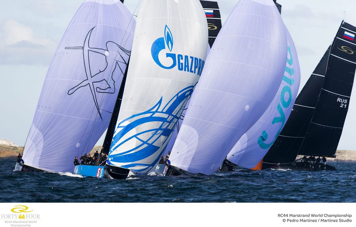 Rc44. Парусная регата команда. Solar Regata World Championship. Яхт команда нож.