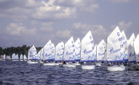 Борьбу за победу вели одноклубники