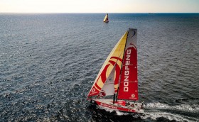 Пять французов, три китайца