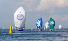 «Нам радость подарил балтийский ветер…»