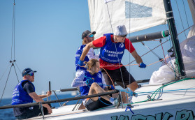 Студенты выяснили отношения – на воде под парусом