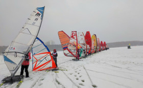 Разноцветные паруса немилосердной зимой