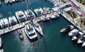 В осенней греческой марине…