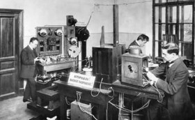 Сегодня День радио…