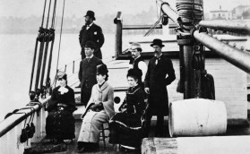 Южные моря, острова, паруса и дальние плавания манили его…