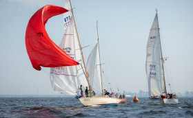 В Питере жарко… на воде