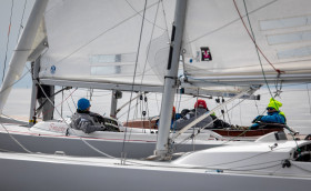 Класс «Дракон» открыл сезон: первый прошел