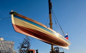 Спустили учебную лодку