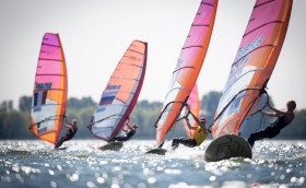 Позади 9 гонок