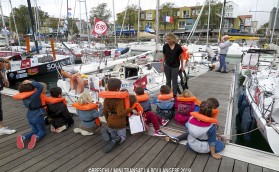 «Теперь внутри лодки - выставка рисунков»