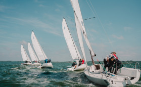 Крепкий ветер, джаз и паруса