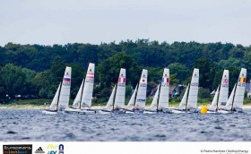 На четырех крыльях