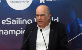 Две тысячи штрафа за смену президента